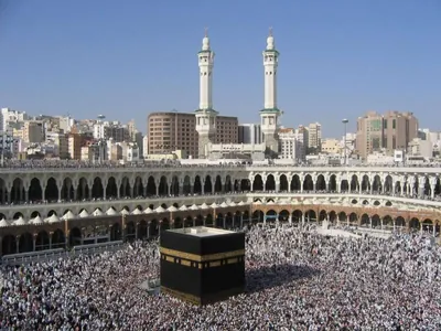 “Mukaddes behişt ýoly” HK umra zyýaratyny gurnap bermek hyzmatyny hödürleýär