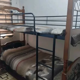 Двухъярусная кровать