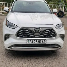 Toyota Highlander 2021
