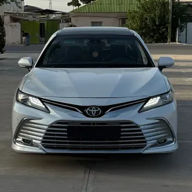 Toyota Camry 2020