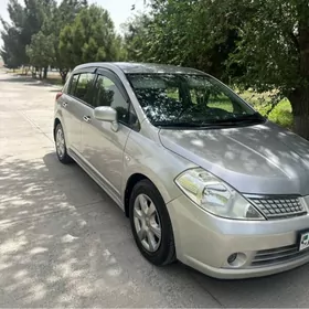 Nissan Tiida 2009