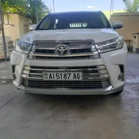 Toyota Highlander 2016