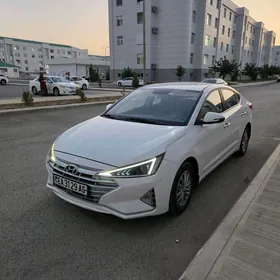 Hyundai Elantra 2019