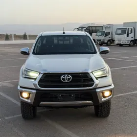 Toyota Hilux 2024