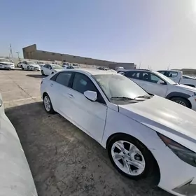 Hyundai Elantra 2022