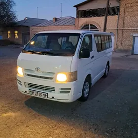 Toyota Hiace 2008