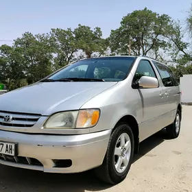 Toyota Sienna 2002
