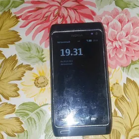 Телефон Нокия  N8