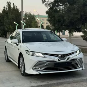 Toyota Camry 2018