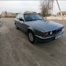 BMW 525 1990