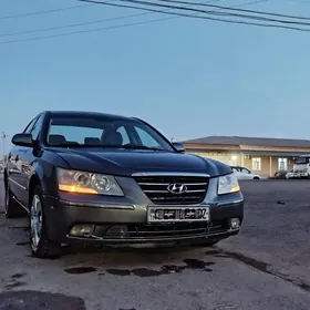 Hyundai Sonata 2010