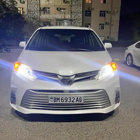 Toyota Sienna 2019
