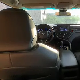 Toyota Camry 2021