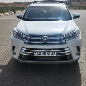 Toyota Highlander 2018