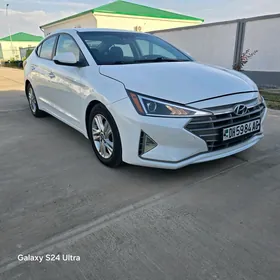 Hyundai Elantra 2020