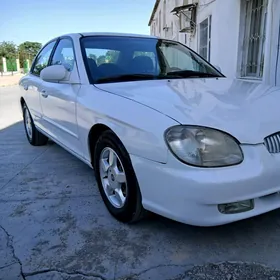 Hyundai Sonata 2000