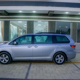 Toyota Sienna 2018