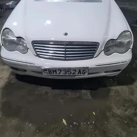 Mercedes-Benz C320 2003