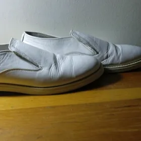 AK KÖWÜŞ