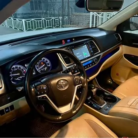 Toyota Highlander 2017