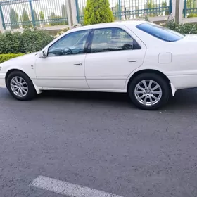 Toyota Camry 2000