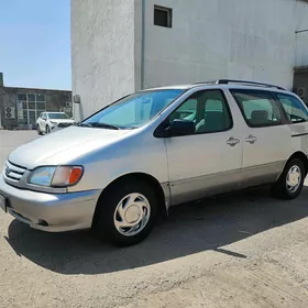 Toyota Sienna 2002
