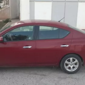 Nissan Versa 2013
