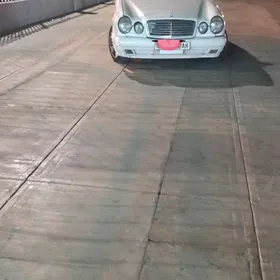 Mercedes-Benz E320 1998