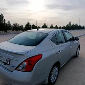 Nissan Versa 2012