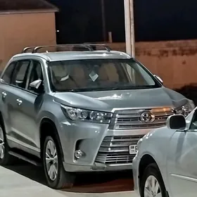 Toyota Highlander 2018