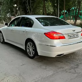 Hyundai Genesis 2013