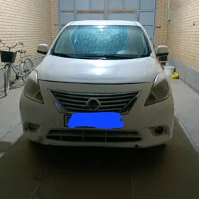 Nissan Versa 2012