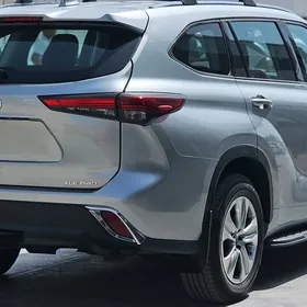 Toyota Highlander 2021