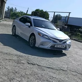 Toyota Camry 2018