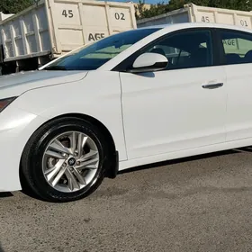 Hyundai Elantra 2019