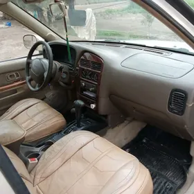 Nissan Pathfinder 1999