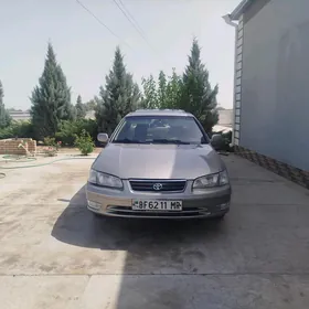 Toyota Camry 2000