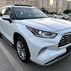 Toyota Highlander 2022