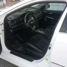 Toyota Camry 2014