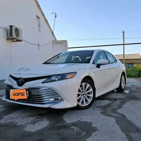 Toyota Camry 2018