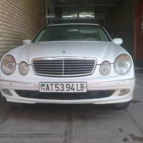 Mercedes-Benz E320 2003