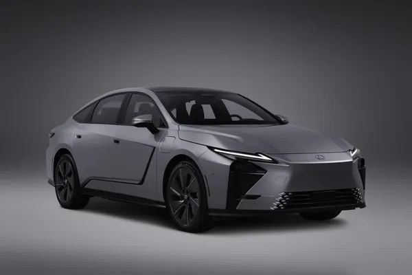 В Европе дебютировал новый Lexus ES: гибриды и электрокары с запасом хода до 530 км
