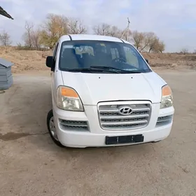 Hyundai H-1 2005