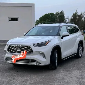 Toyota Highlander 2021