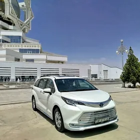 Toyota Sienna 2021