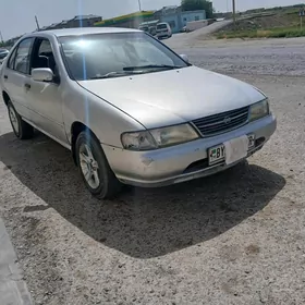 Nissan Sunny 1995