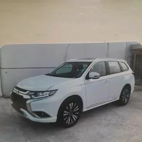 Mitsubishi Outlander 2022