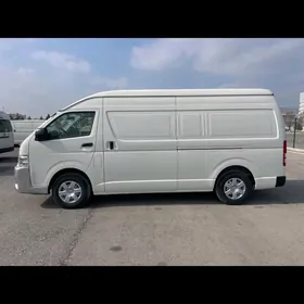 Toyota Hiace 2024