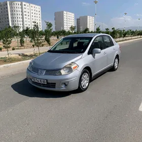 Nissan Versa 2011