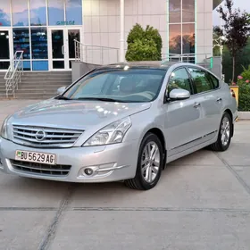 Nissan Teana 2010